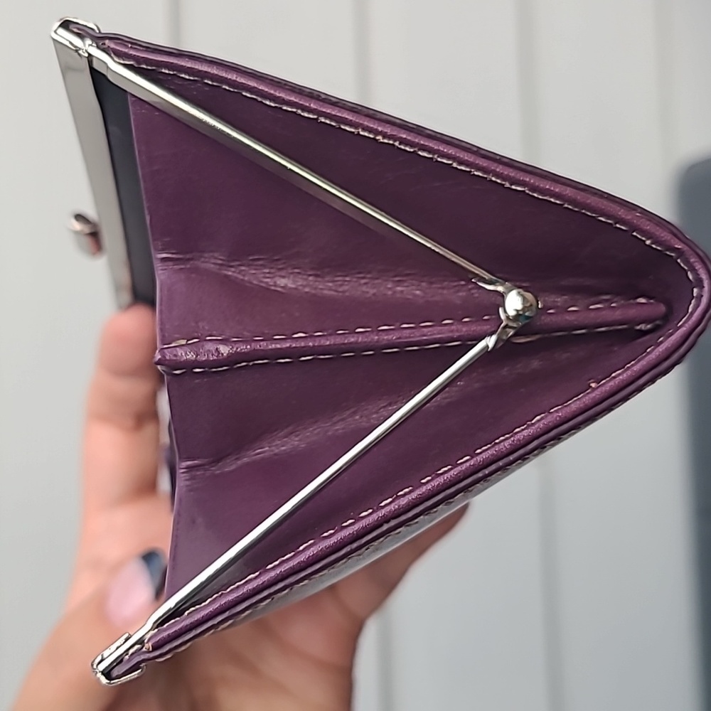 Kenneth Cole - leather kisslock clutch - Picture 4 of 8